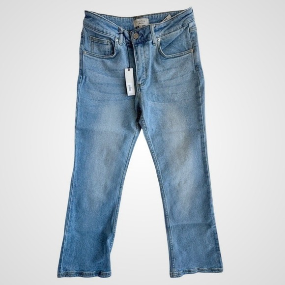 Martha Stewart Denim - Martha Stewart Mid Rise Cropped Flare Jeans Chambray Blue MSA0133 Size 6 NEW